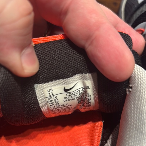 Nike Air Max 90
Black Radiant Red Wolf Grey - Picture 5 of 6